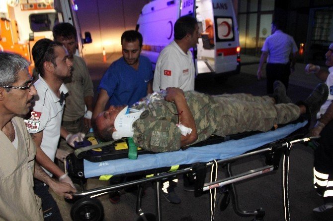 Diyarbakır’da Askeri Araca Saldırı: 2’şehit 1’i Ağır 4 Yaralı