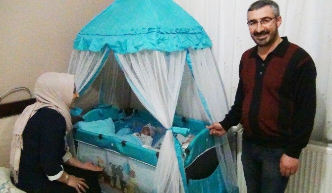 Sigarayı Bırakan Çiftin İkizleri Oldu