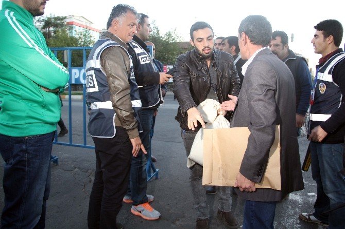 Diyarbakır’da Oy Pusulaları Da Dedektör Cihazı İle Arandı