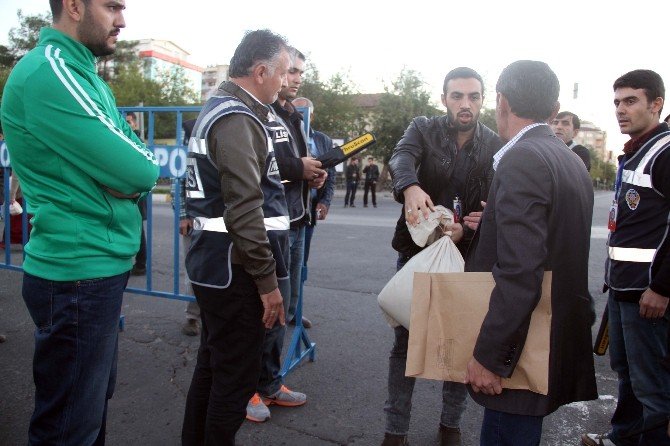 Diyarbakır’da Oy Pusulaları Da Dedektör Cihazı İle Arandı