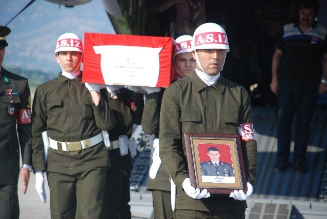 Şehit Teğmenin Cenazesi Tokat’a Getirildi