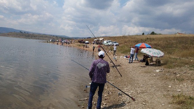 Bozüyük Dodurga Beldesinde Balık Tutma Yarışması