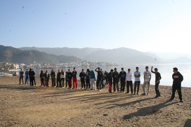Doğuda Terör Gölgesinde Eğitim, Batıda Plajda Atletizm Dersi