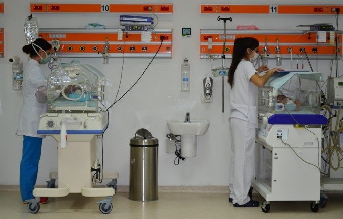 Türkiye’de Her Yıl 150 Bin Prematüre Bebek Dünyaya Geliyor