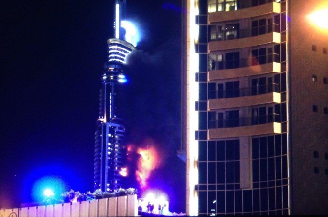 Dubai’deki Otelde Yangın 20’nci Katta Çıktı