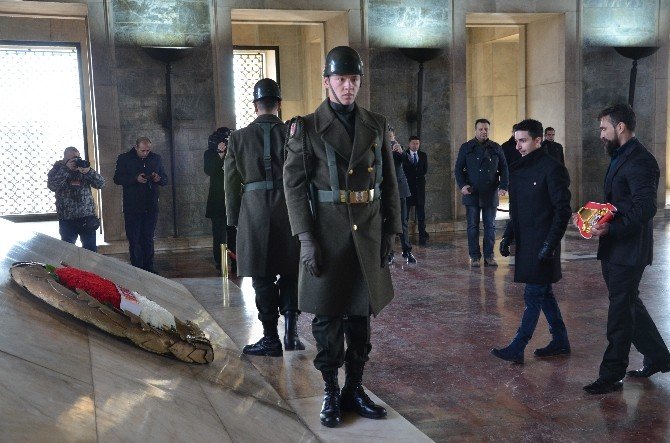 Dünya Boks Şampiyonu Arık, Anıtkabir’i Ziyaret Etti