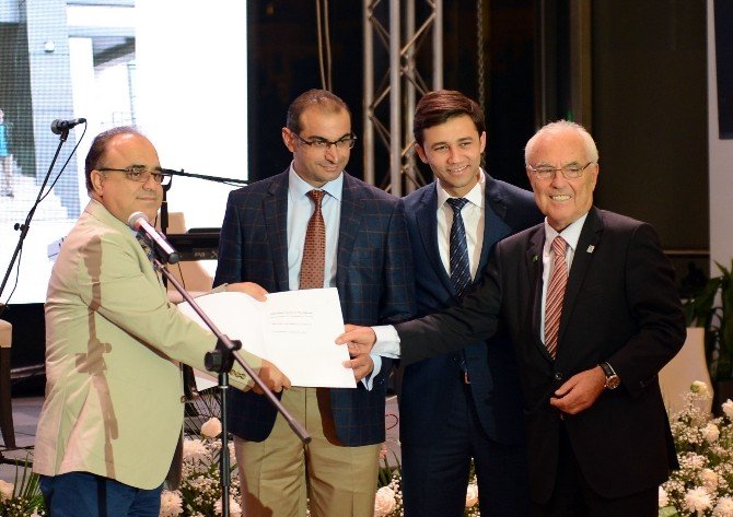 Abdullah Kiğılı Ve Selçuk Üniversitesi, Dünya Fair-play Gecesinde Ödüllerini Aldı