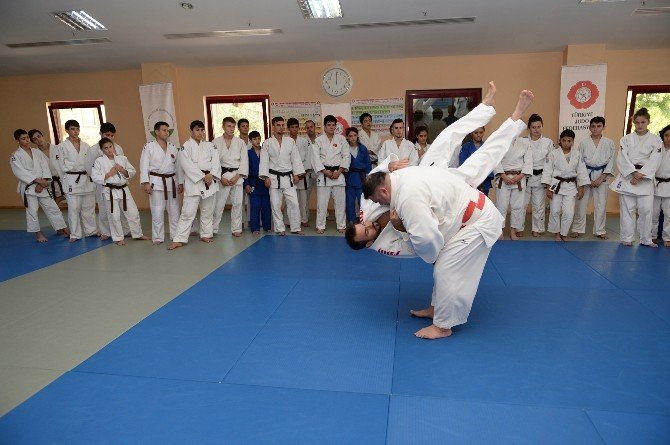 Dünyaca Ünlü Judocu Osmangazi’de