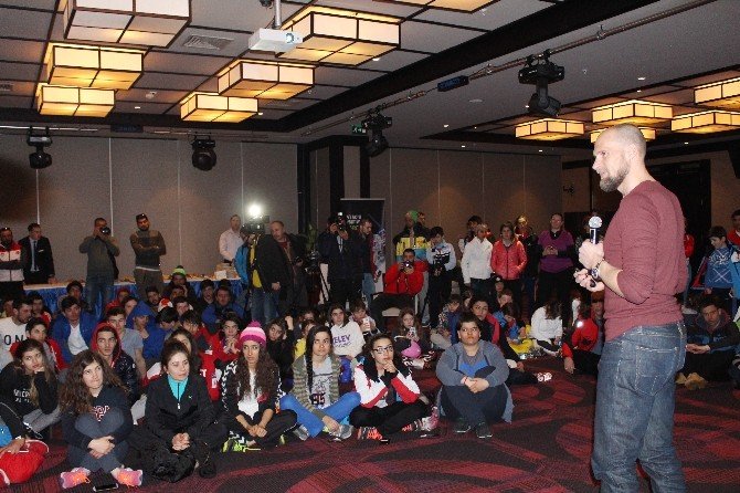 Dünyaca Ünlü Kayakçı Marco Buechel Genç Sporculara Tecrübelerini Anlattı