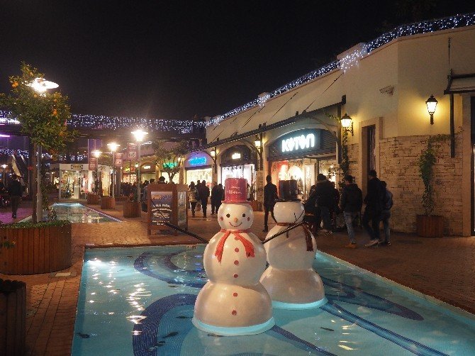 Forum Bornova Yılbaşına Hazır