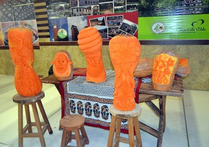 Bolu Standındaki Kabaktan Yapılan Heykellere Yoğun İlgi