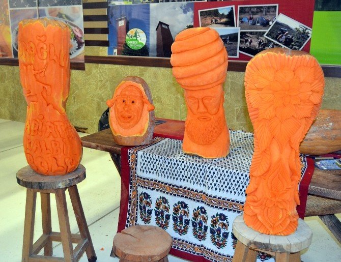 Bolu Standındaki Kabaktan Yapılan Heykellere Yoğun İlgi
