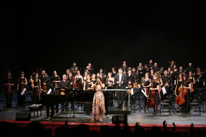 Türkiye’de İlk Senfonik Konserini Büyükşehir Belediyesi Senfoni Orkestrasıyla Verdi