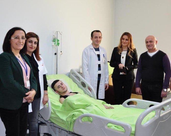 Gürcistan’da Düşme Sonucu Boynu Kırılan Genç, Trabzon’da Tedavi Gördü