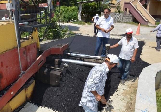 Düzce’de Mahallelerin Asfalt Eksikleri Tamamlanıyor