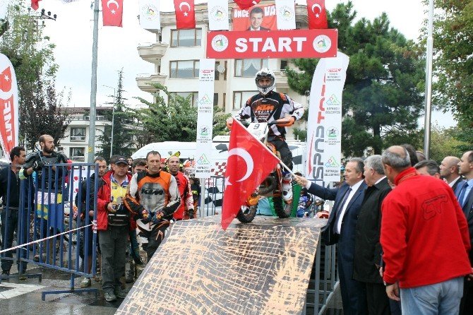 Doğu Avrupa Ekstrem Ve Türkiye Enduro Şampiyonası Seremoni Startı Verildi