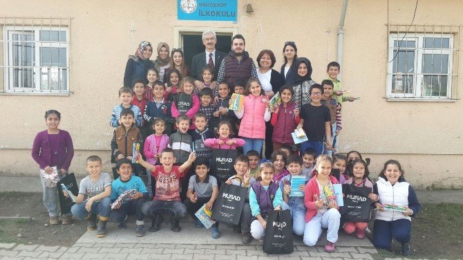 Düzce Üniversitesi Genç Müsiad Topluluğu Öğrencileri Sevindirdi