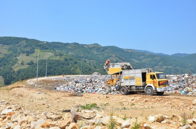 Düzce’de Günde 300 Ton Çöp Taşınıyor