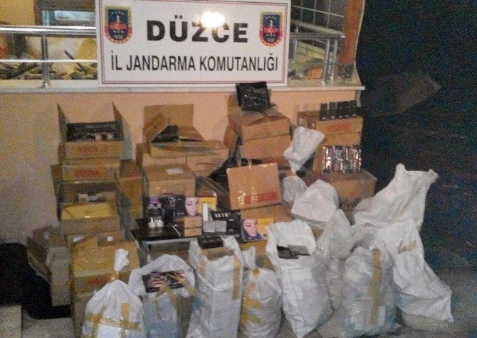 Düzce’de 125 Bin Tl’lik Kaçak Kozmetik Ürünü Ele Geçirildi