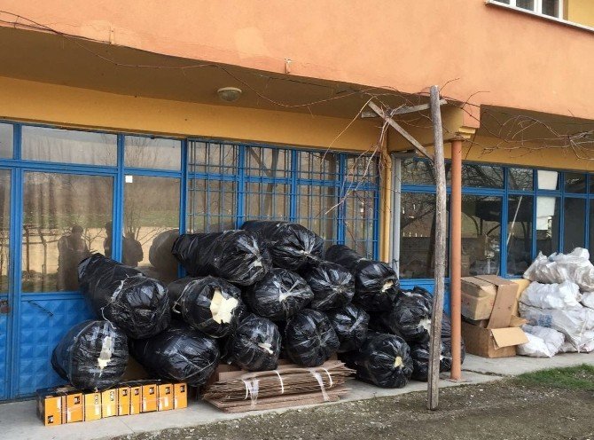 Düzce’de 125 Bin Tl’lik Kaçak Kozmetik Ürünü Ele Geçirildi