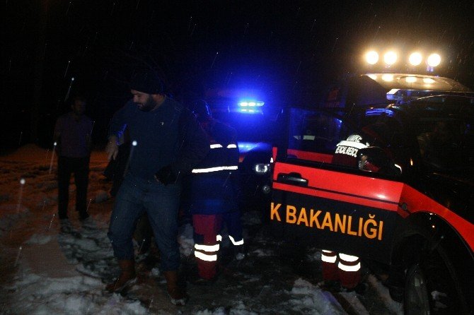 Düzce’de 7 Kişi Kar Yağması Sonucu Yaylada Mahsur Kaldı