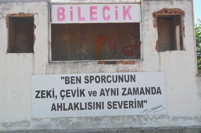Emektar Stadın Çatısına “Çürük” Raporu