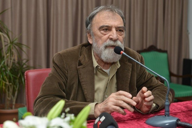 Murat Belge: “Kitap Eskimeye Başladı”