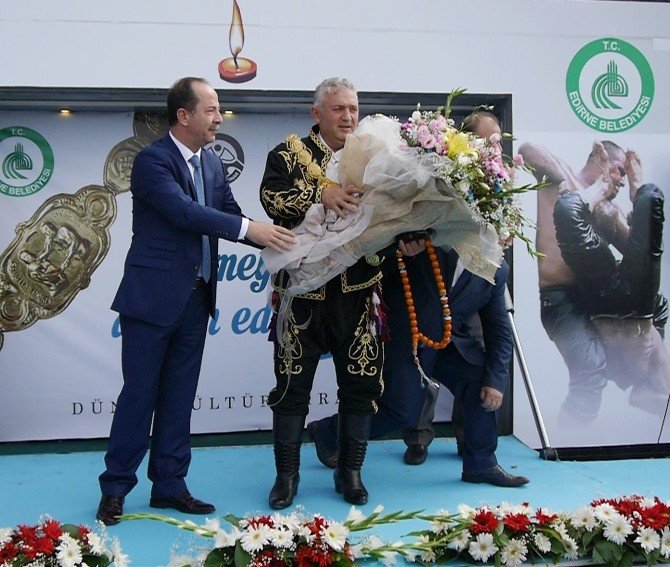 Kırkpınar Ağasına Davullu Zurnalı Karşılama
