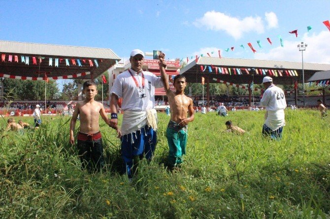 2015 Kırkpınar Yağlı Güreşleri Başladı