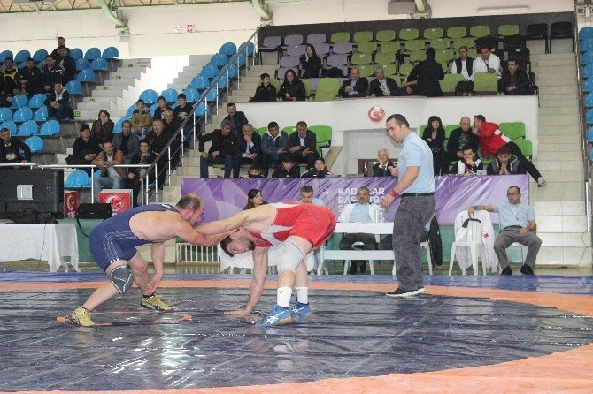 Büyük Erkekler Serbest Güreş 1. Ligi Müsabakaları Sona Erdi