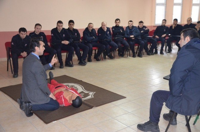 Bilecik M Tipi Kapalı Ceza İnfaz Kurumunda İlk Yardım Eğitimi Verildi