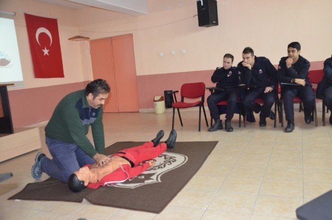 Bilecik M Tipi Kapalı Ceza İnfaz Kurumunda İlk Yardım Eğitimi Verildi