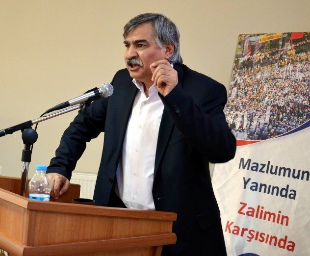 Eğitim-bir Sen Genel Başkan Vekili Selvi: "Yeni Anayasaya Ve Müfredat Değişikliğine Öncelik Verilmelidir"