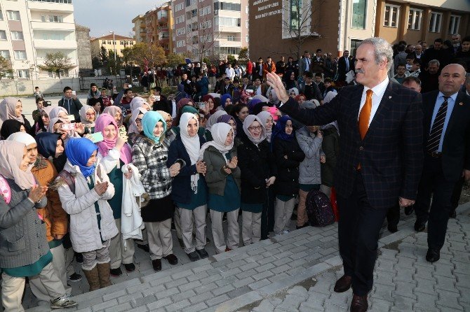 Büyükşehir İle Okullarda Kalite Yükseliyor