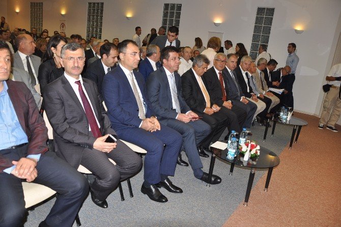 Zeybekci: ’’İzmir’i Serbest Bölgeler Şehri Yapalım’’