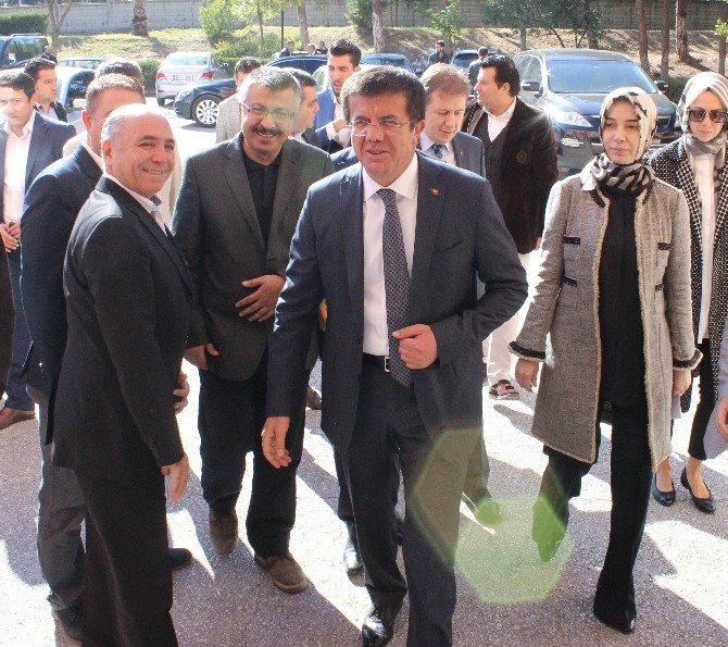 Bakan Zeybekci Oyunu Denizli’de Kullandı