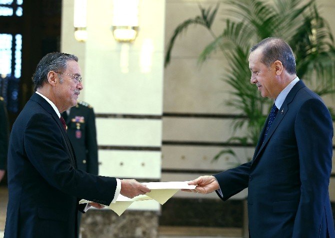 Ekvator Büyükelçisi Ruales’ten Cumhurbaşkanı Erdoğan’a Güven Mektubu