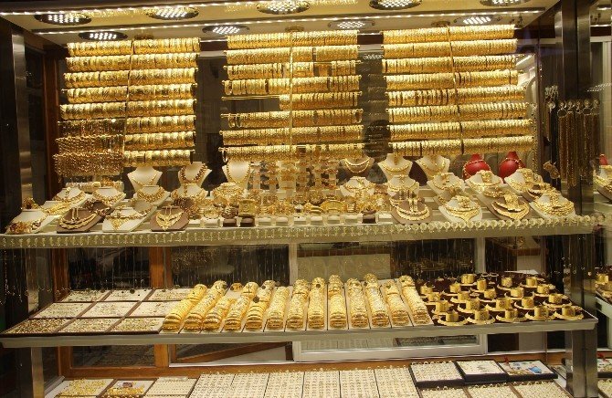 Yatırımcı Altından Kaçıyor