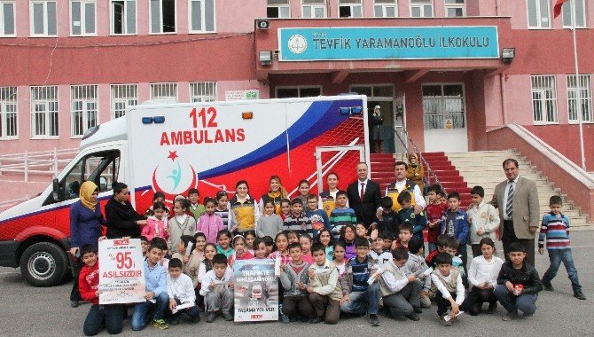 ’Trafikte Yaşama Yol Ver’ Projesiyle Çocuklar 112’yi Tanıyor