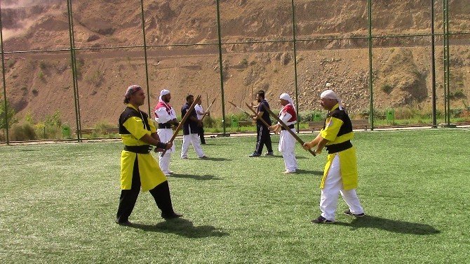 Elazığ’da Türk Kılıç Kullanma Sanatı Eğitimi Başladı