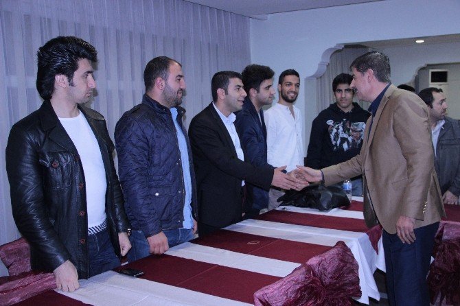 Ak Partili Azmi Ekinci, Elazığlı Gençlerle Bir Araya Geldi