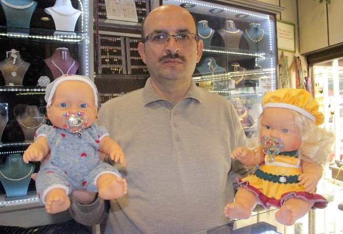 Bebeklerin Yeni Hediyesi ‘Altın Emzik’