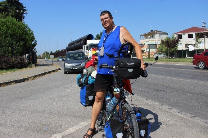 Alman Gezgin, Bisikletle Dünyayı Dolaşıyor