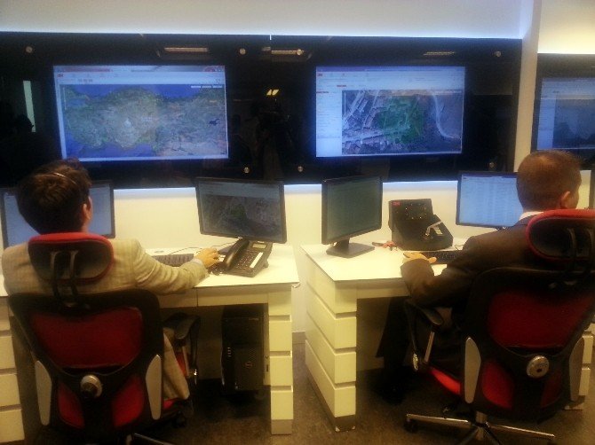 Bakan İpek Elektronik Takip Merkezi’ni Ziyaret Etti