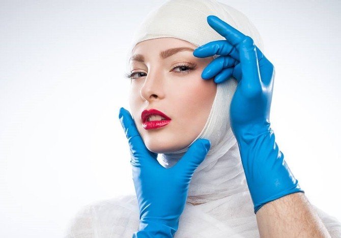 Göz Çevresi Estetiğinde Lazerli Çözüm