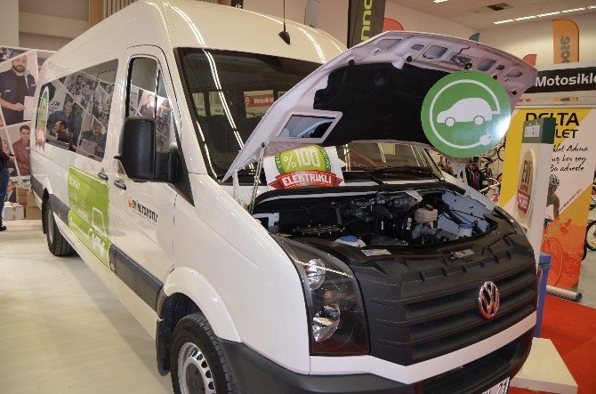 İlk Kez Tanıtılan Elektrikli Minibüse Bakandan Ziyaret