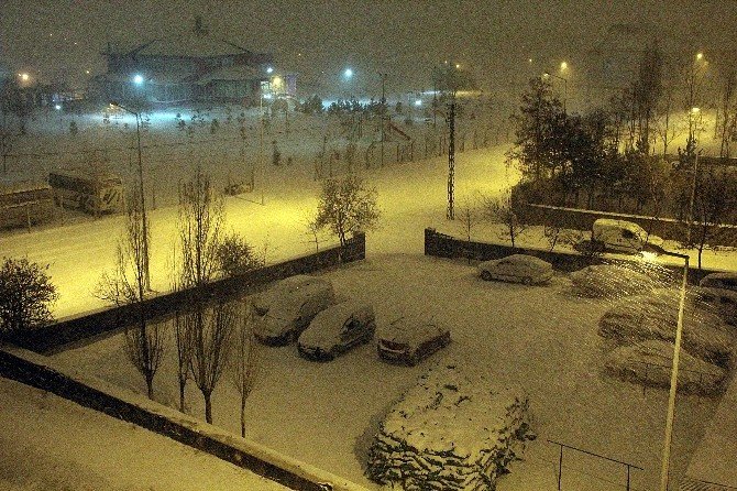Erzurum Ve Bayburt’ta Yoğun Kar Yağışı