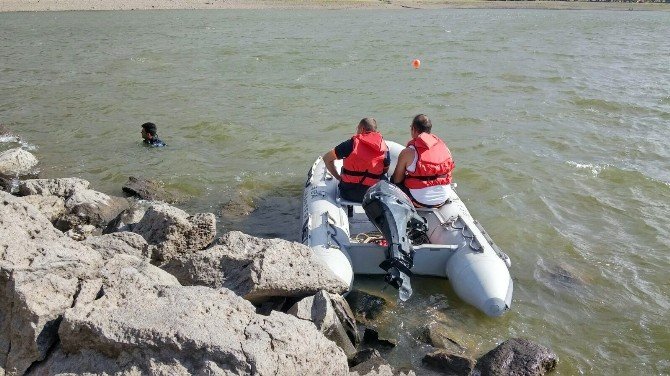 Serinlemek İçin Gölete Giren İki Kişi Boğuldu