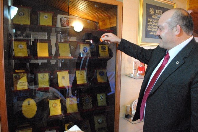 Şampiyon Güreşçi Mahmut Demir’in 90 Madalyası 18 Yıldır Kayıp