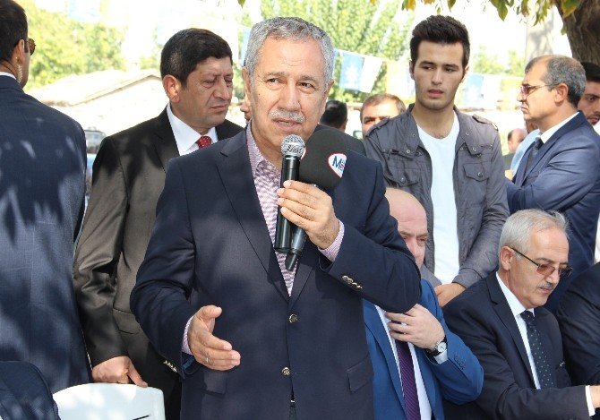 Arınç: “Aramıza Fitne Girdiğini Görüyorum”